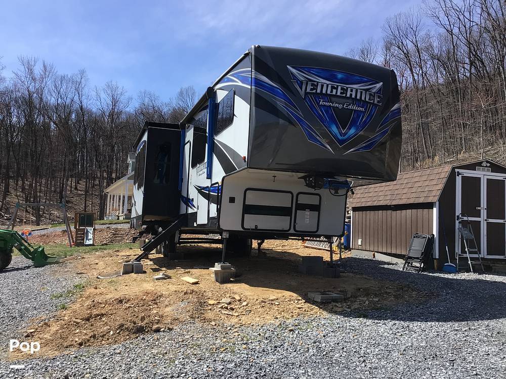 2019 Forest River Vengeance 381L12-6 in hedgesville WV