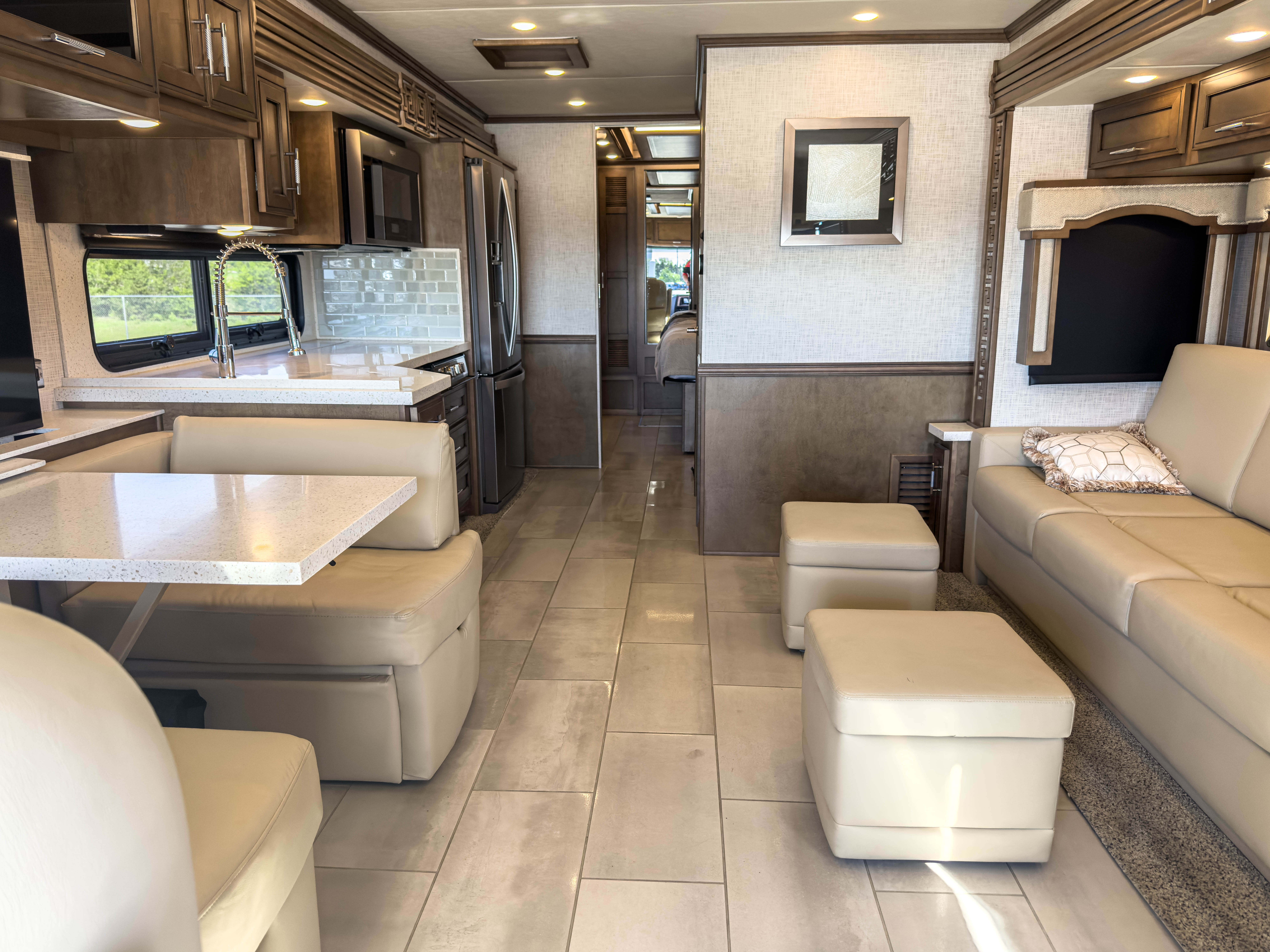 2021 Newmar Ventana 3412 in belton MO