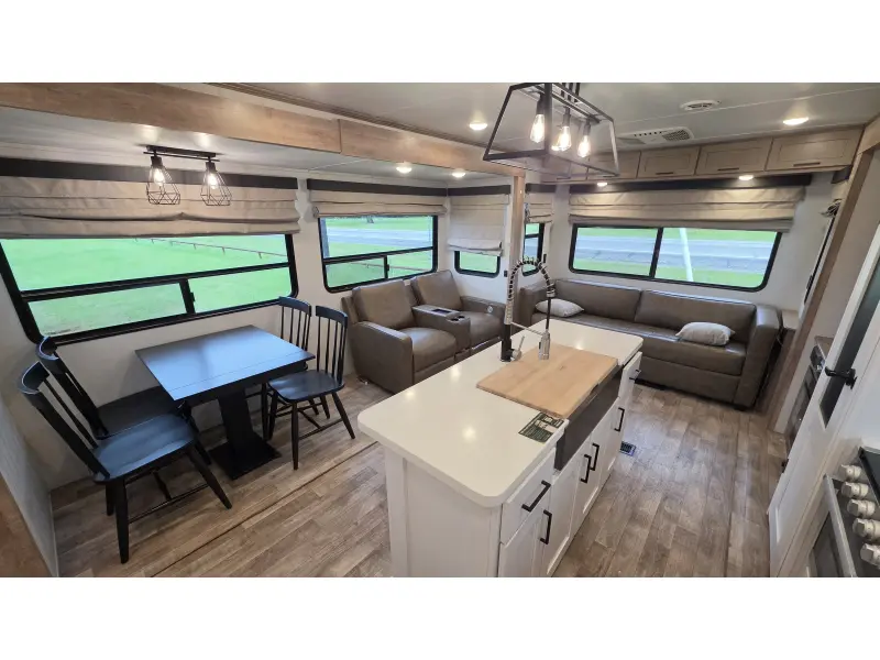 2022 Keystone Arcadia 370RL