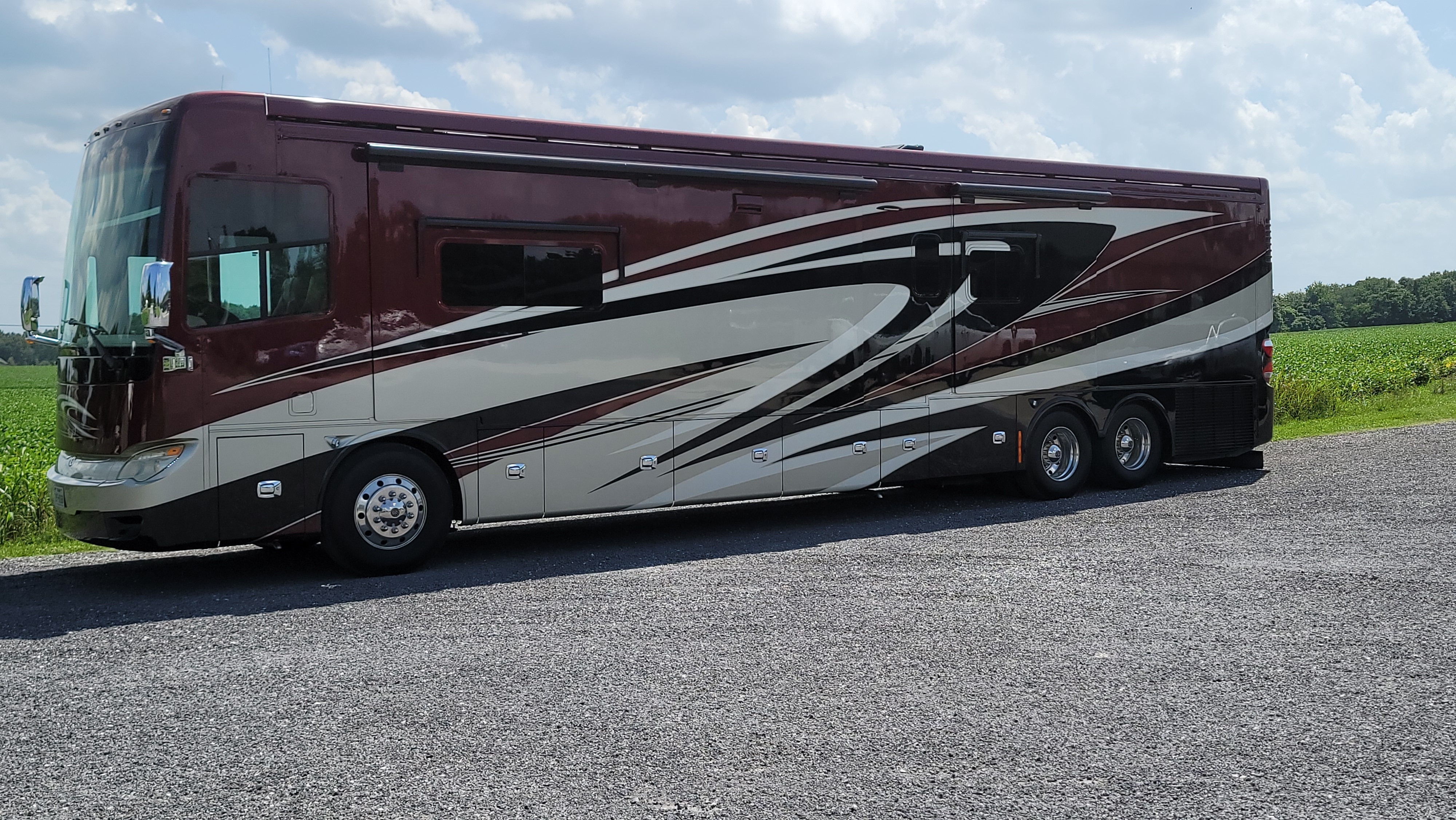 2015 Tiffin Motorhomes ALLEGRO BUS 45 LP RV