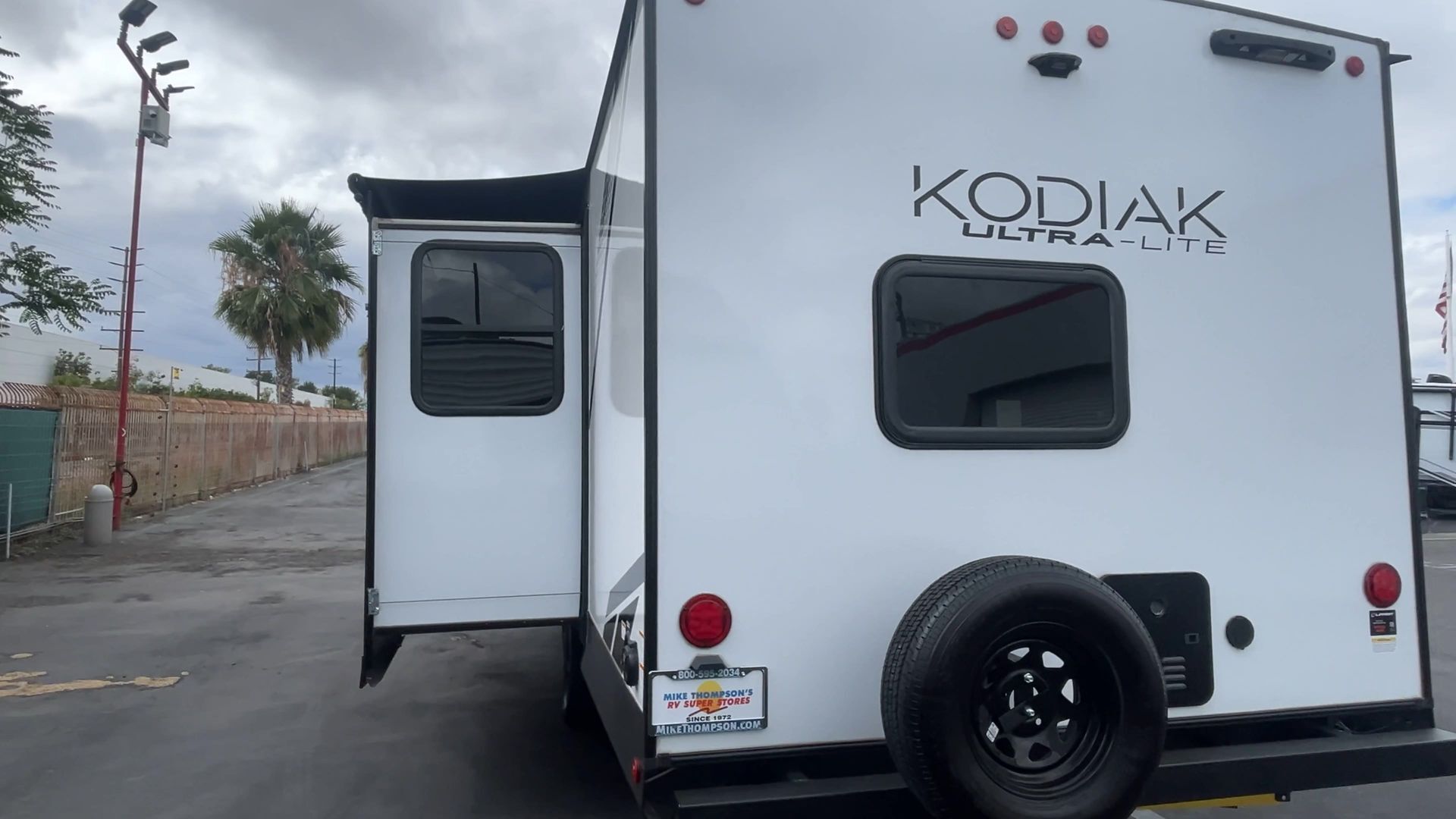 2025 Dutchmen Kodiak 295BHSL in santa fe springs CA