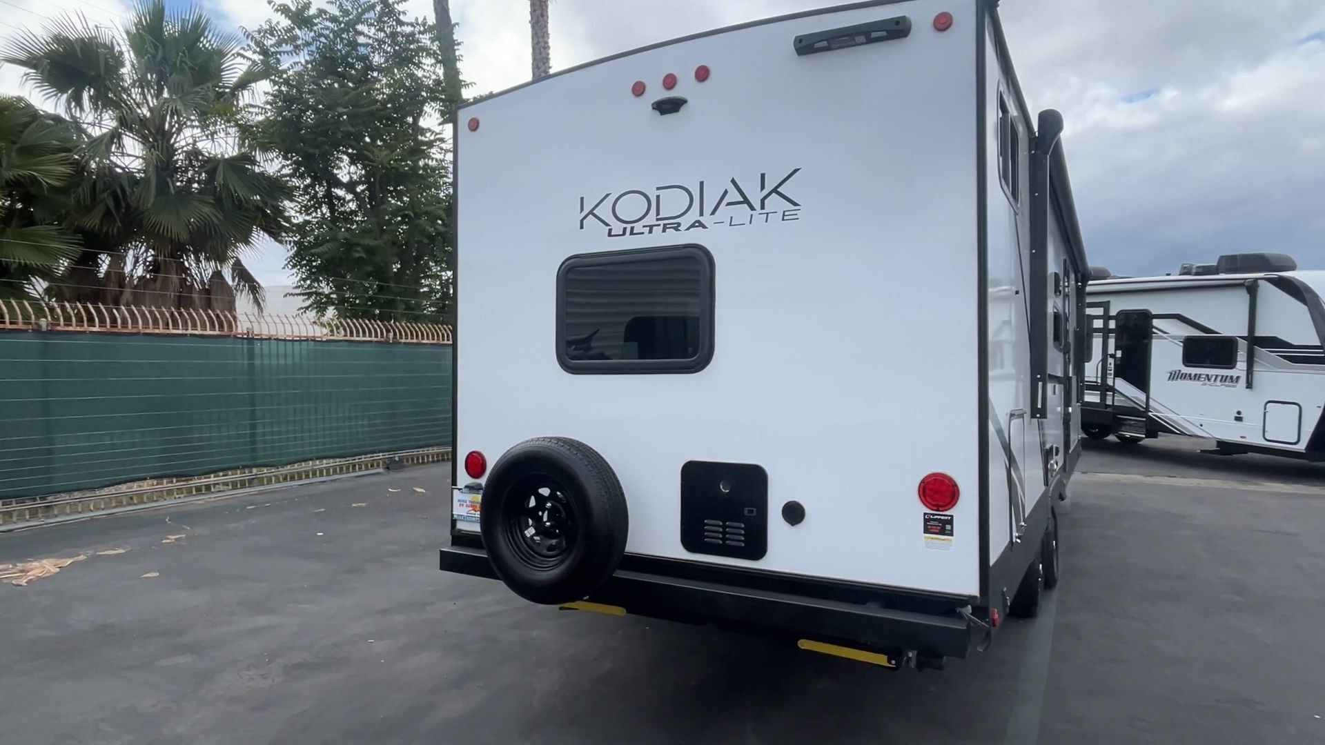2025 Dutchmen Kodiak 295BHSL in santa fe springs CA