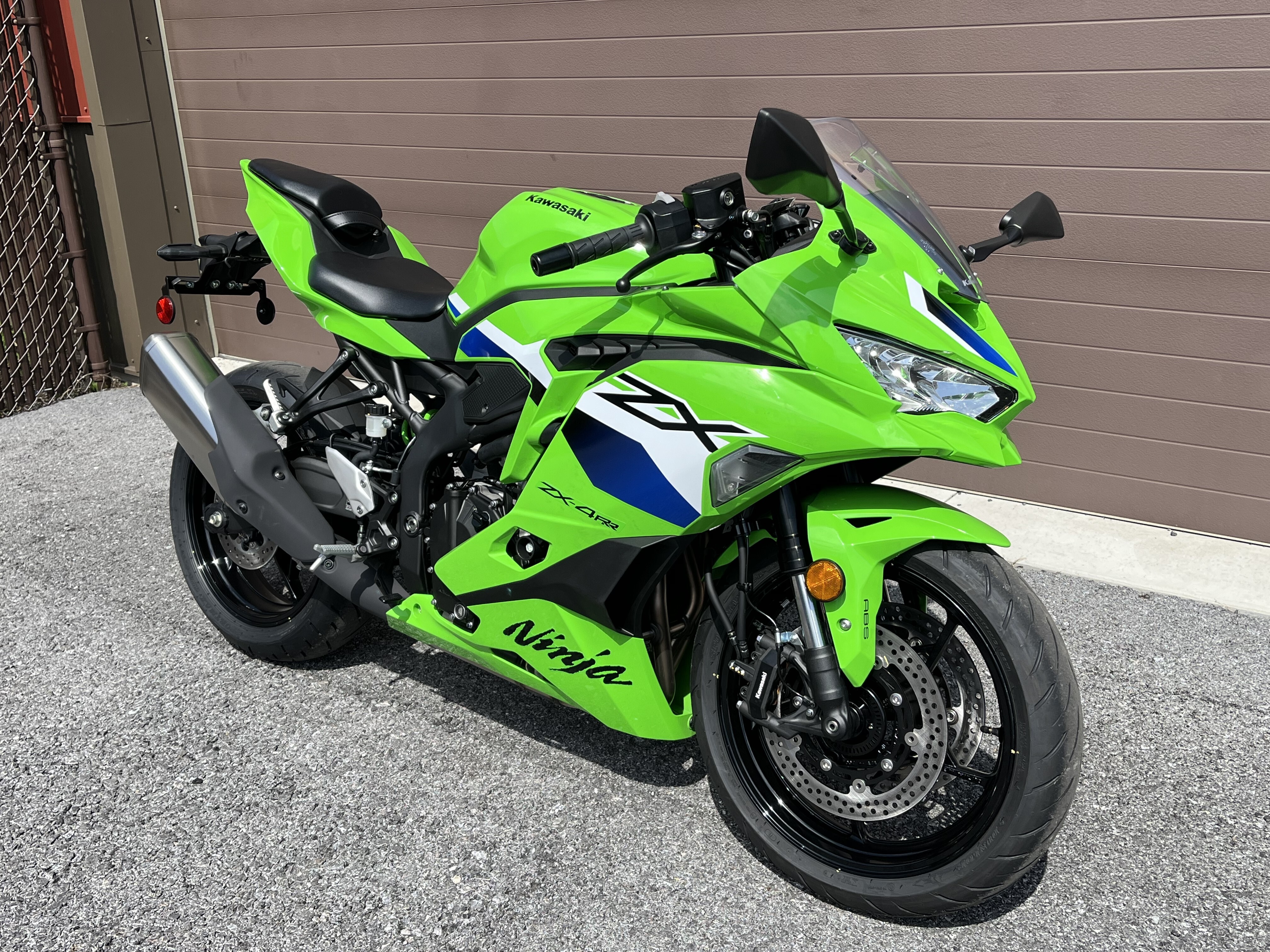 Honda,kawasaki,triumph,victory,yamaha Ninja ZX-4RR Motorcycles For
