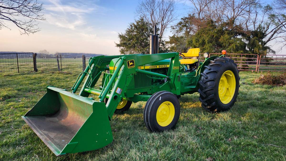 1978 JOHN DEERE 2040 in Aurora, MO