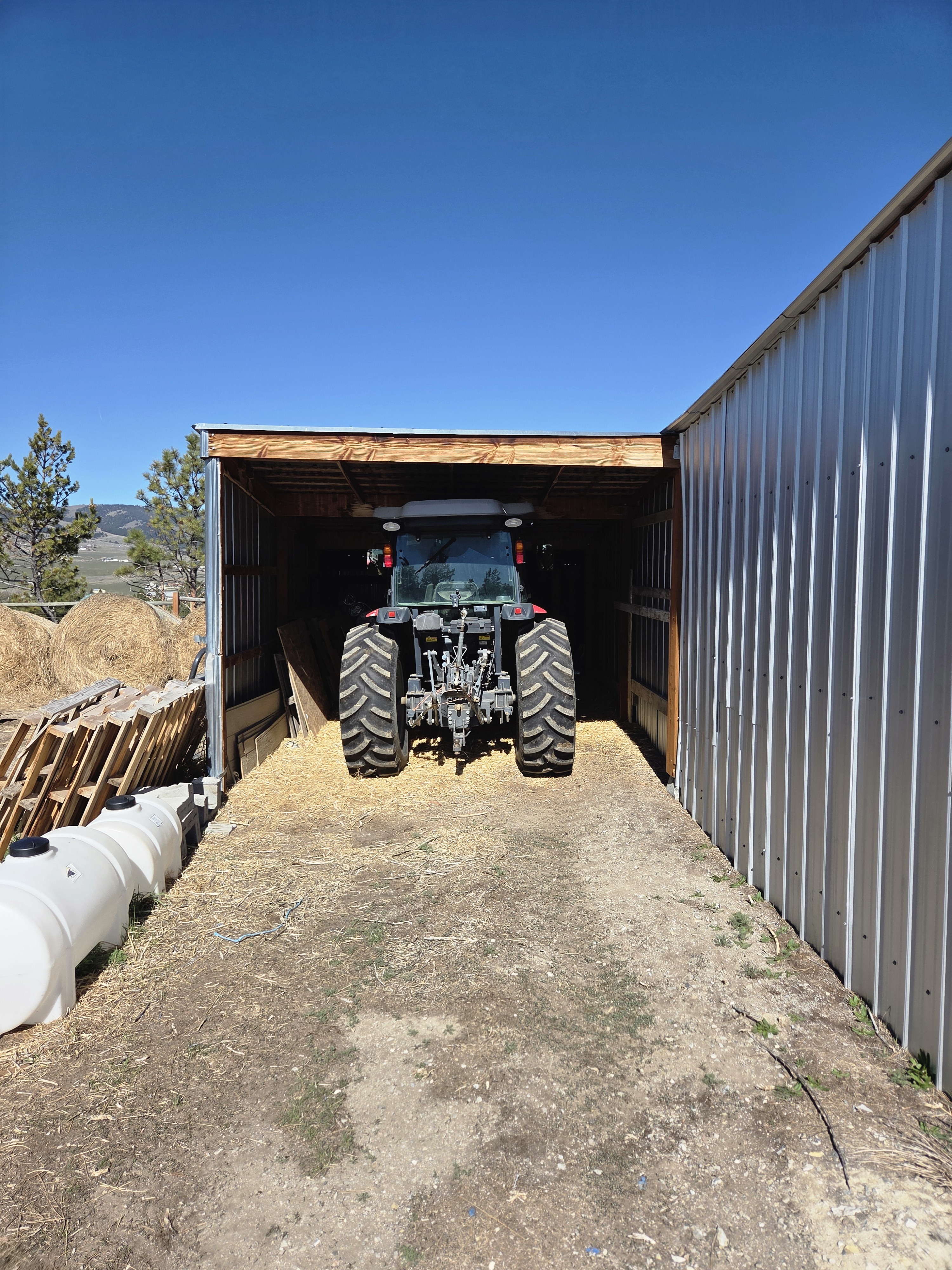 2015 MASSEY FERGUSON 1759 in Helena, MT