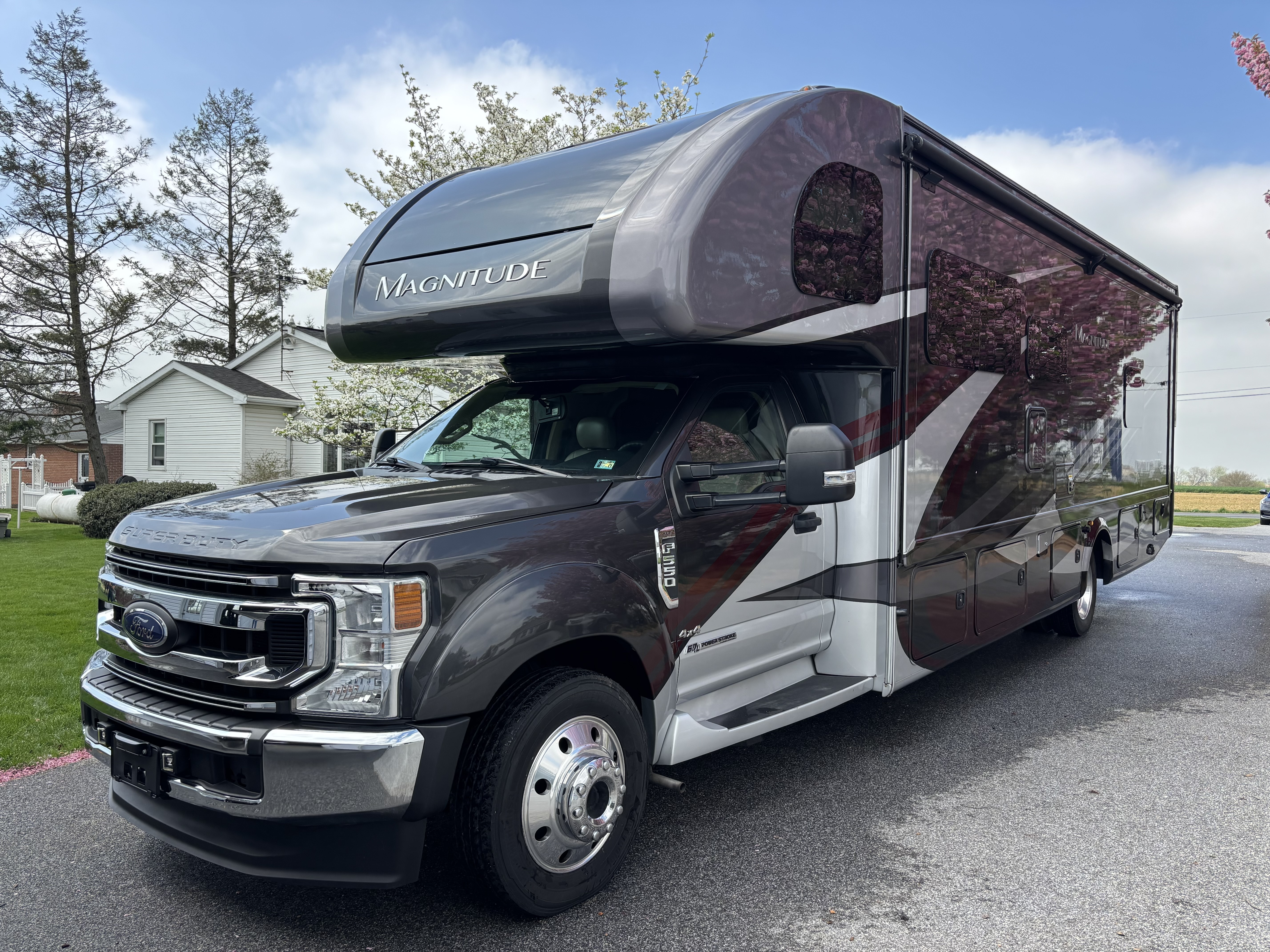 2021 Thor Motor Coach MAGNITUDE SUPER C SV34 in cochranville PA