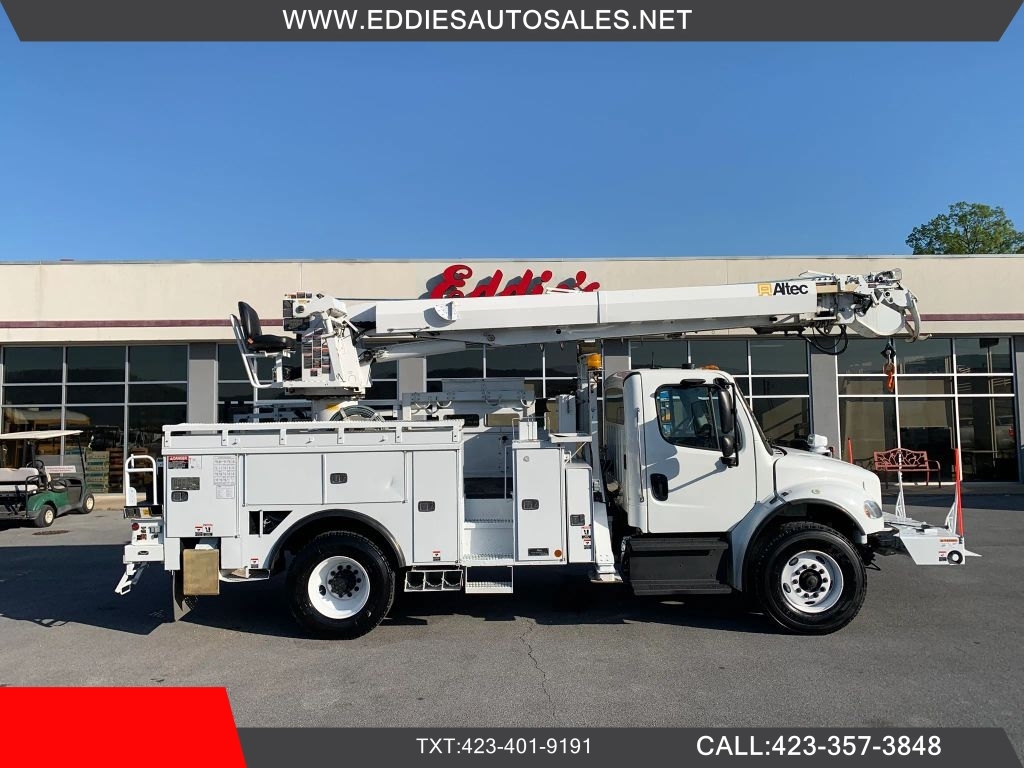 2014 FREIGHTLINER BUSINESS CLASS M2 106 in Church Hill, TN