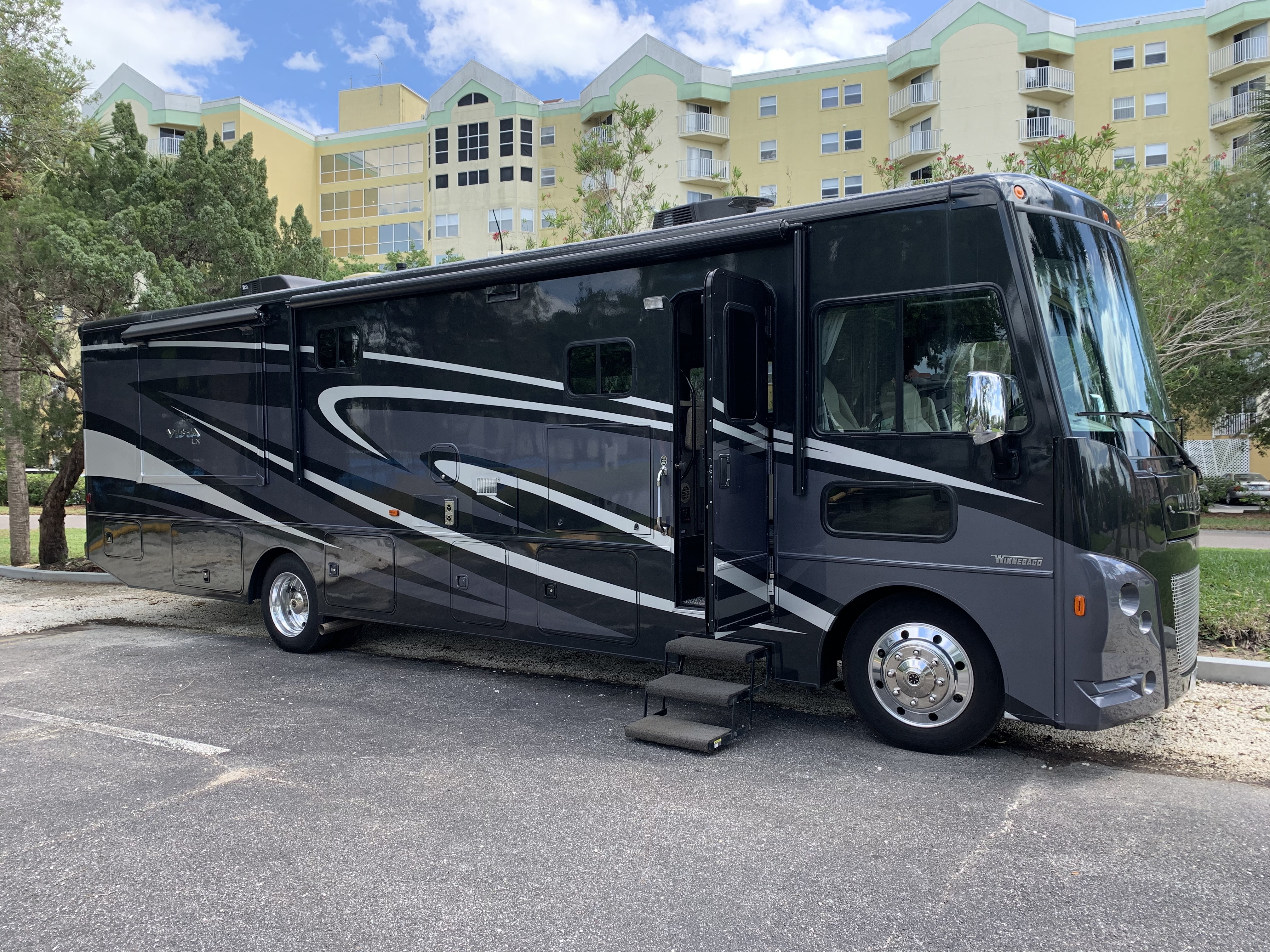 2018 Winnebago VISTA LX 35F in hazleton PA
