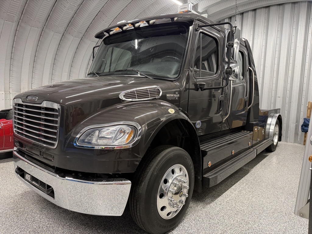 2018 Freightliner M2 Western Hauler RV