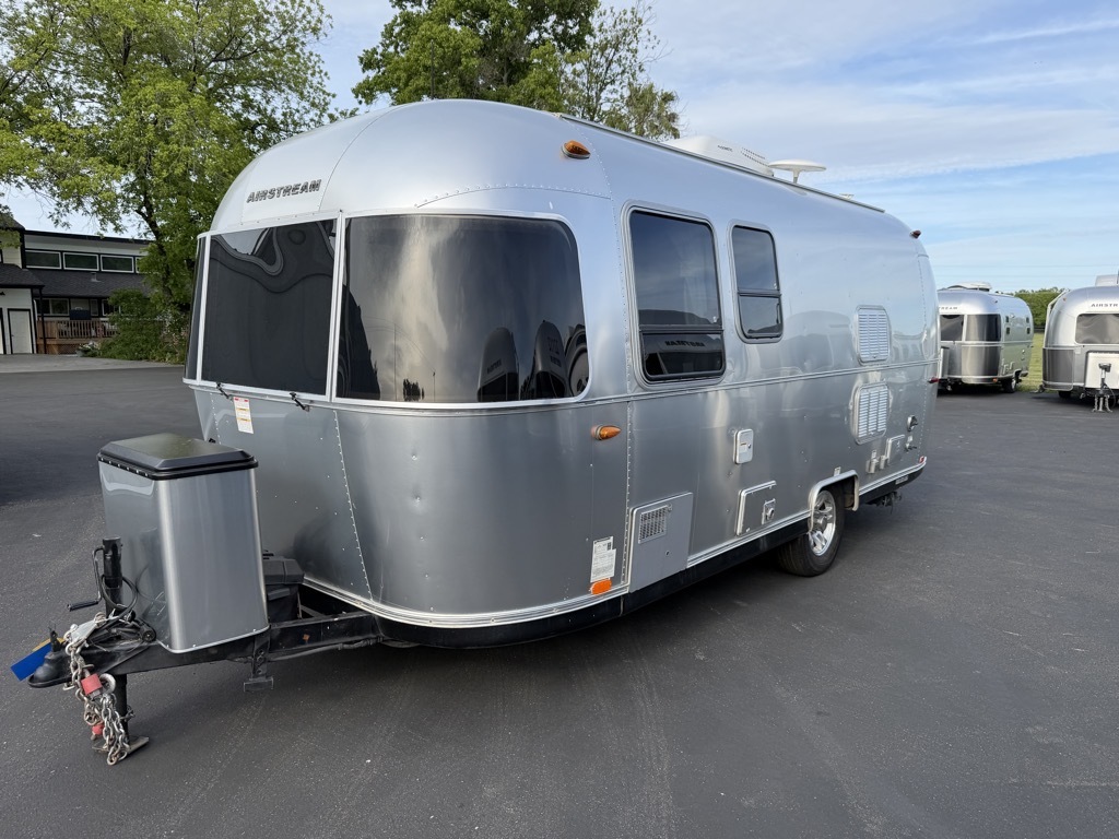 2018 Airstream SPORT 22FB in winters CA