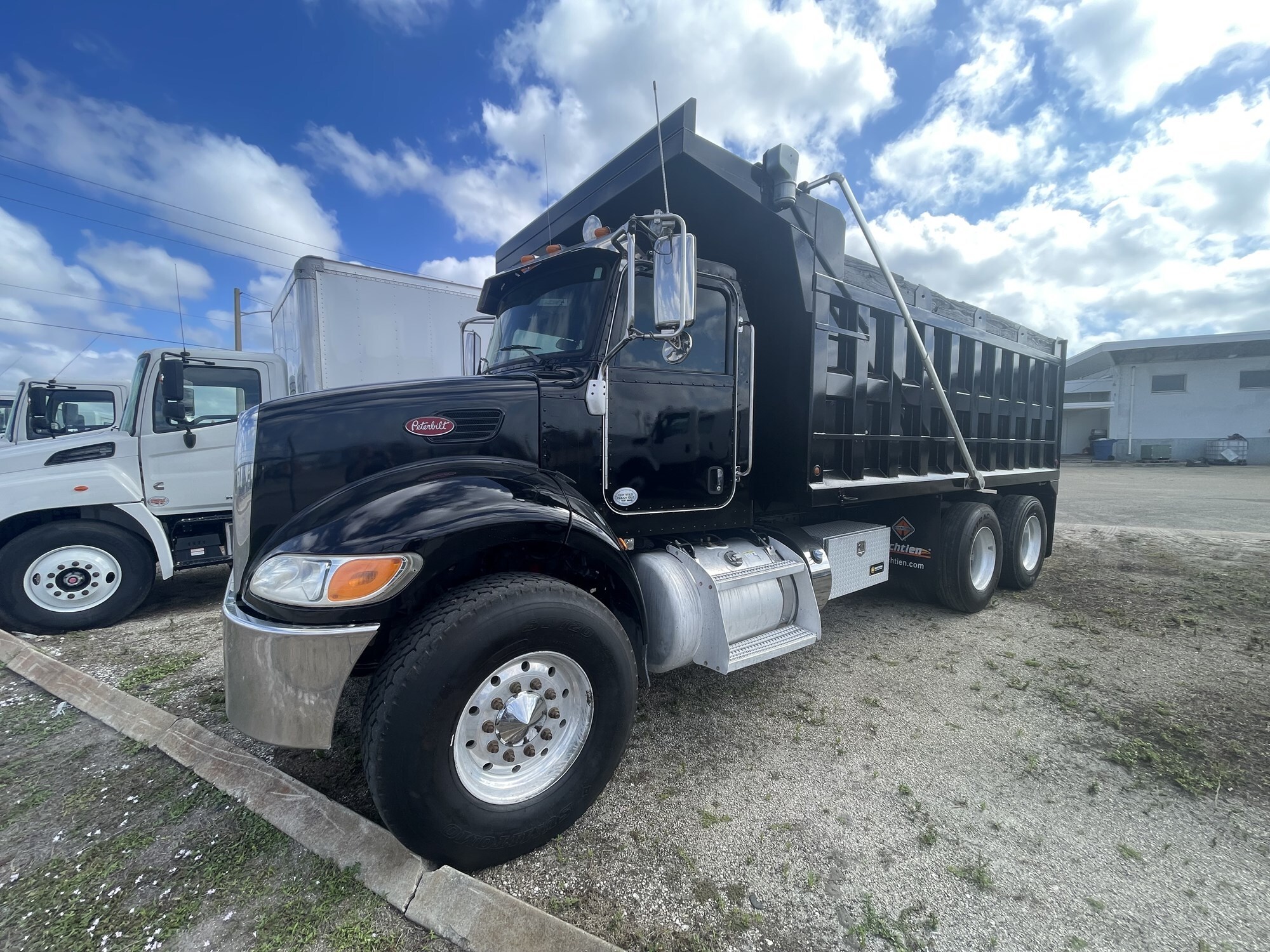 2015 PETERBILT 348 in Fort Myers, FL