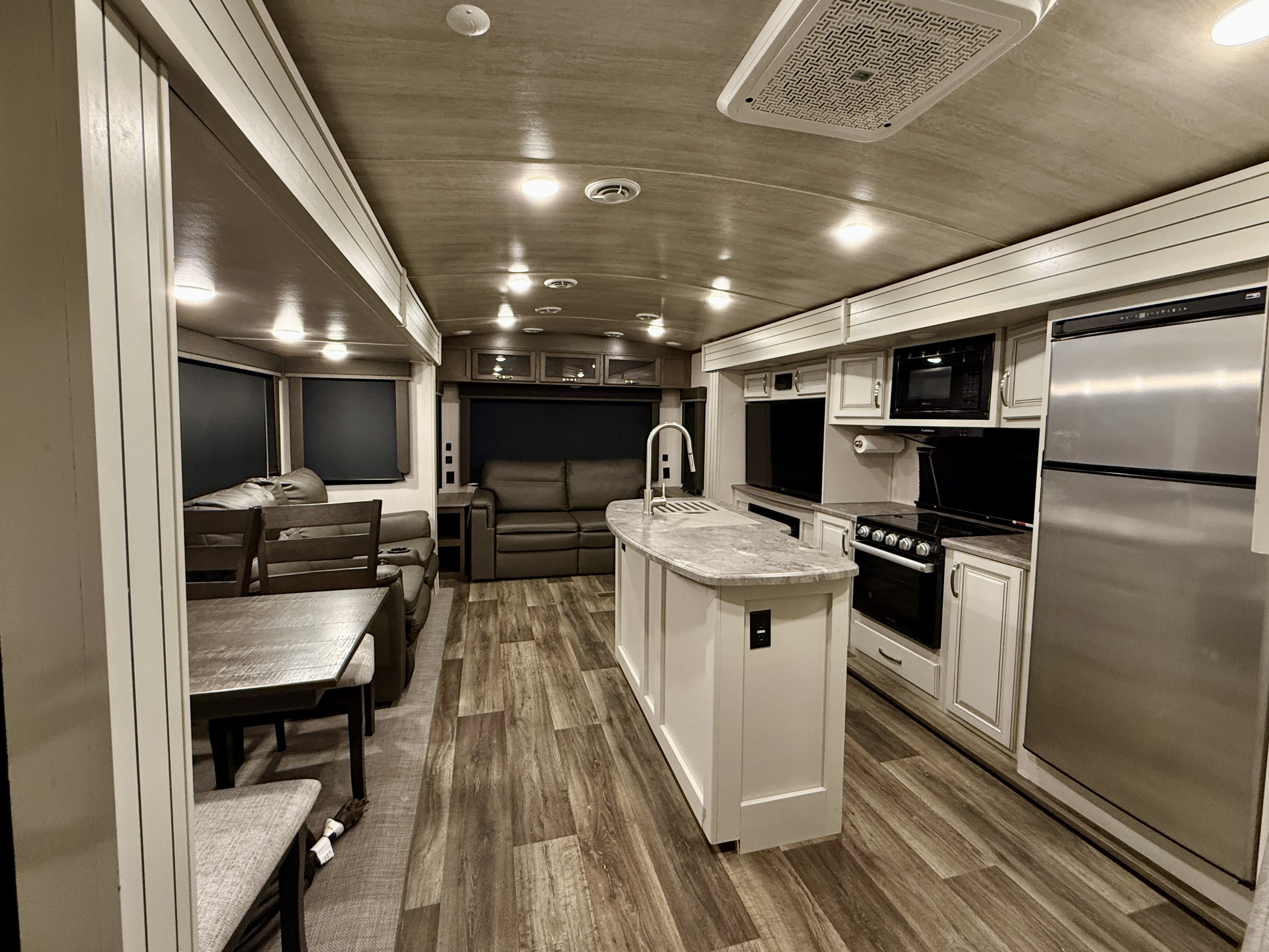 2022 Keystone COUGAR HALF-TON 33RLI in mesa AZ