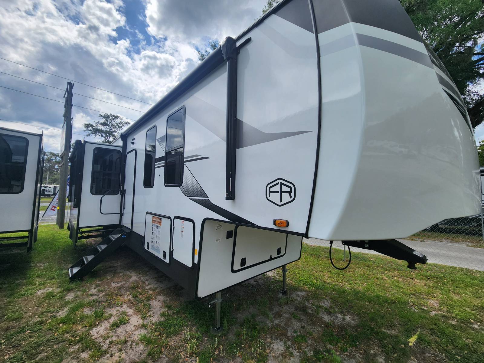 2026 Forest River SANDPIPER 4002FB in ocala FL