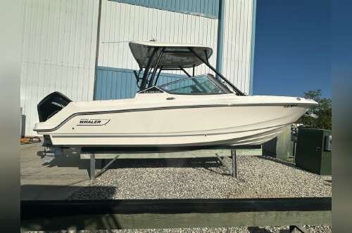 2022 Boston Whaler 240 VANTAGE in thunderbolt GA