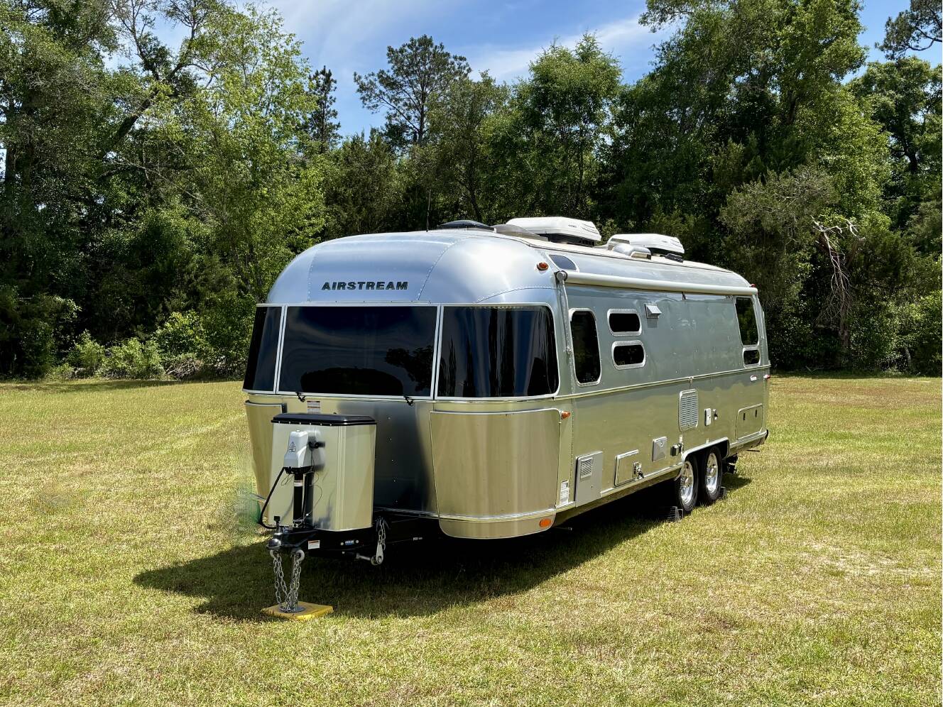 A photo of this 2019 Airstream INTERNATIONAL SERENITY 28RB TWIN