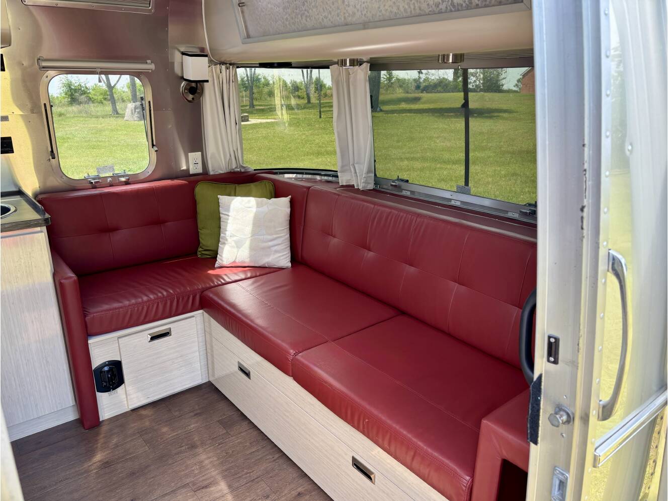 A photo of this 2019 Airstream INTERNATIONAL SERENITY 28RB TWIN