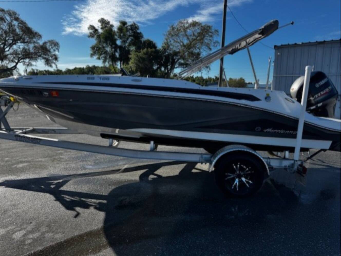 A photo of this 2022 Hurricane SUNDECK SPORT SS 185