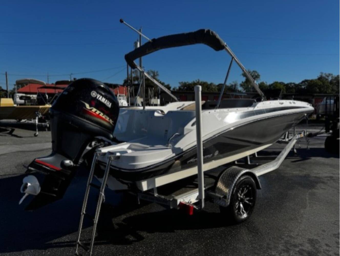 A photo of this 2022 Hurricane SUNDECK SPORT SS 185