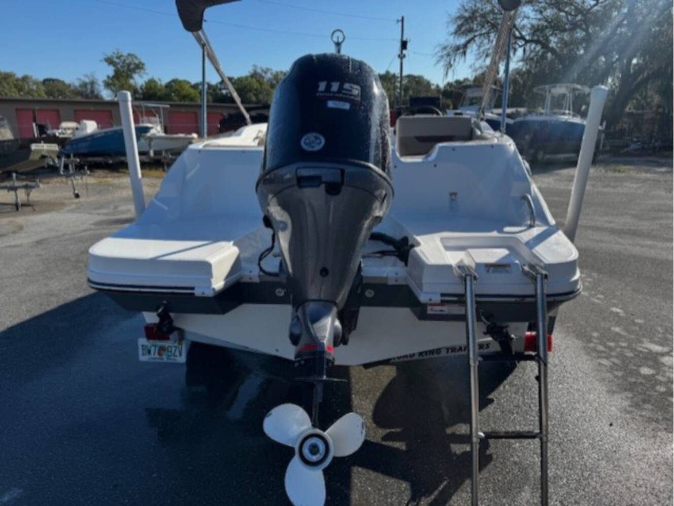 A photo of this 2022 Hurricane SUNDECK SPORT SS 185