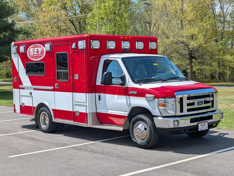 2017 FORD E350 in Levittown, PA