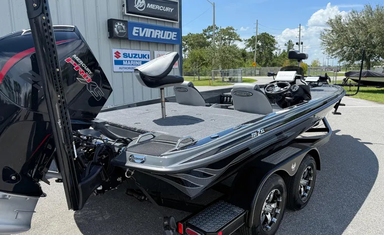 New 2026 Phoenix 721 Zxl Pro Xp For Sale in St. Cloud, FL
