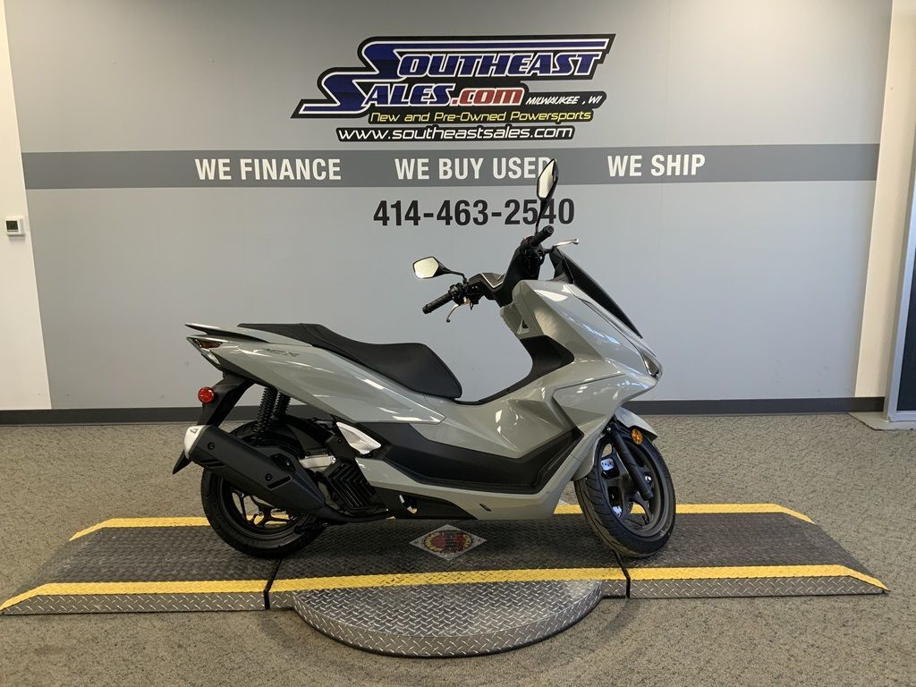 Gray Aprilia,harley-Davidson,honda,suzuki,triumph Standard