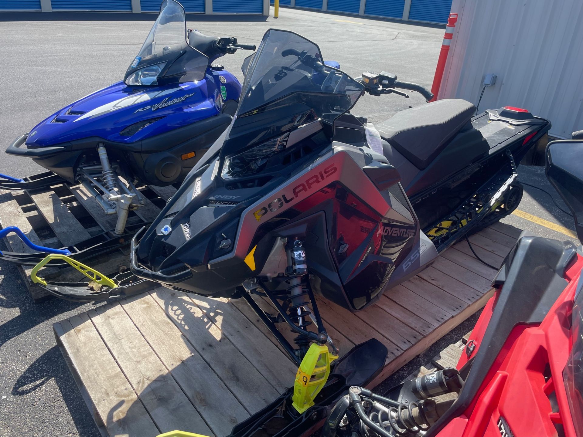 2022 Polaris 650 Indy Adventure 137 Factory Choice in belvidere IL