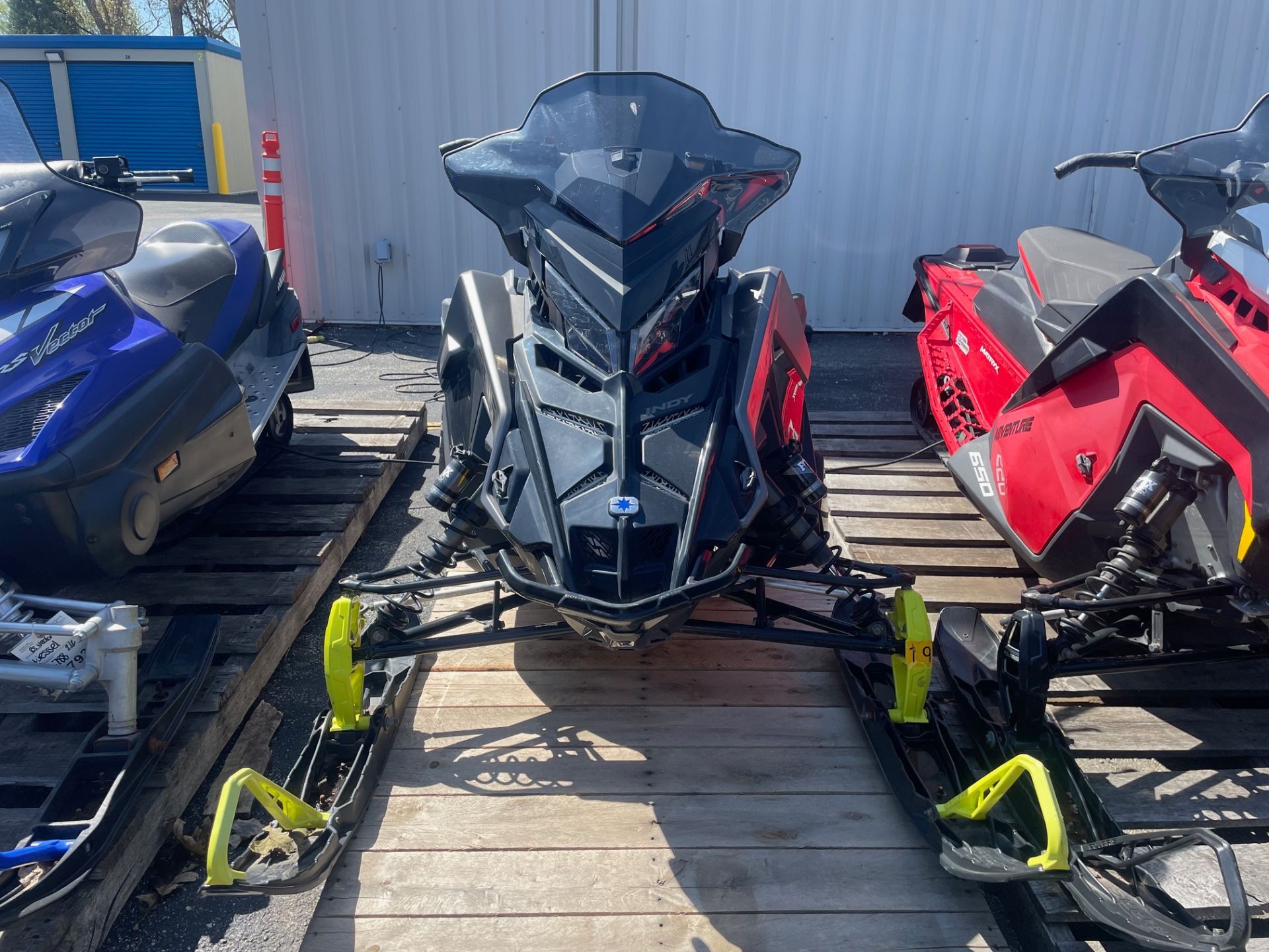 2022 Polaris 650 Indy Adventure 137 Factory Choice in belvidere IL