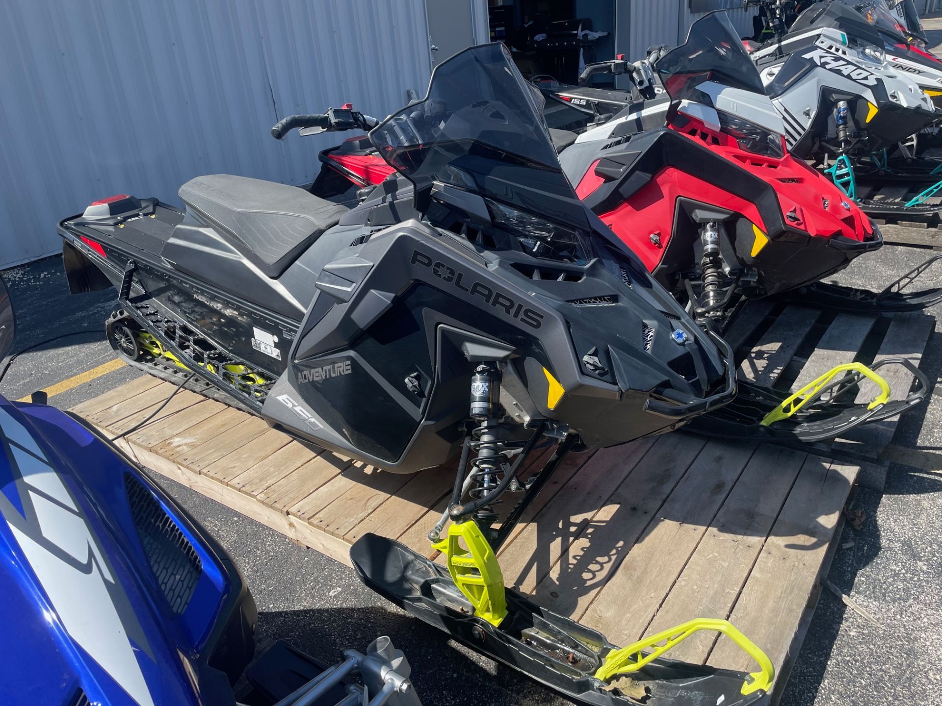 2022 Polaris 650 Indy Adventure 137 Factory Choice in belvidere IL