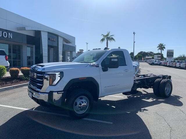 2026 GMC Sierra 3500 HD Chassis Cab in Paso Robles, CA
