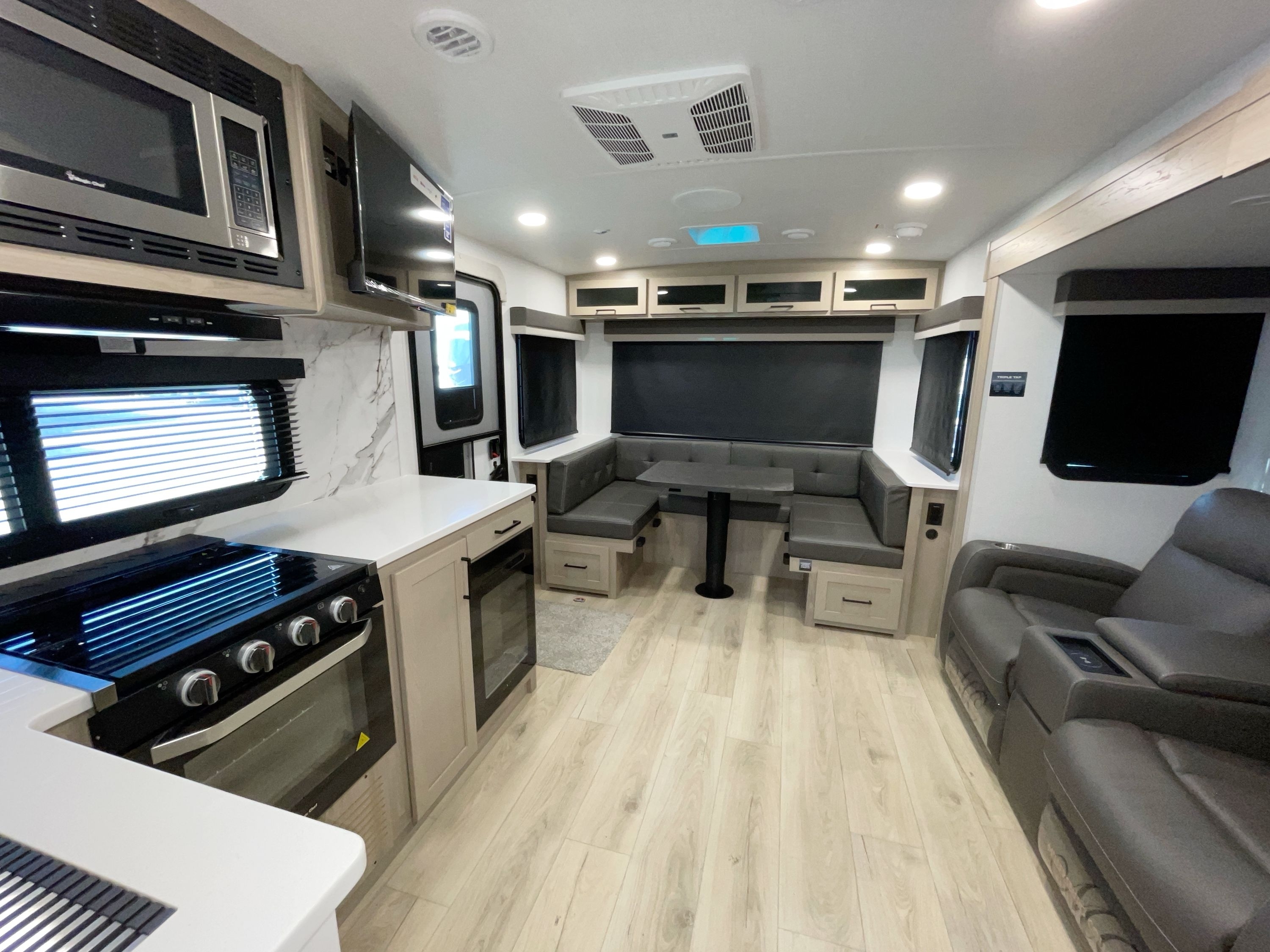 2026 Forest River FLAGSTAFF SUPER LITE 26SRD in braidwood IL