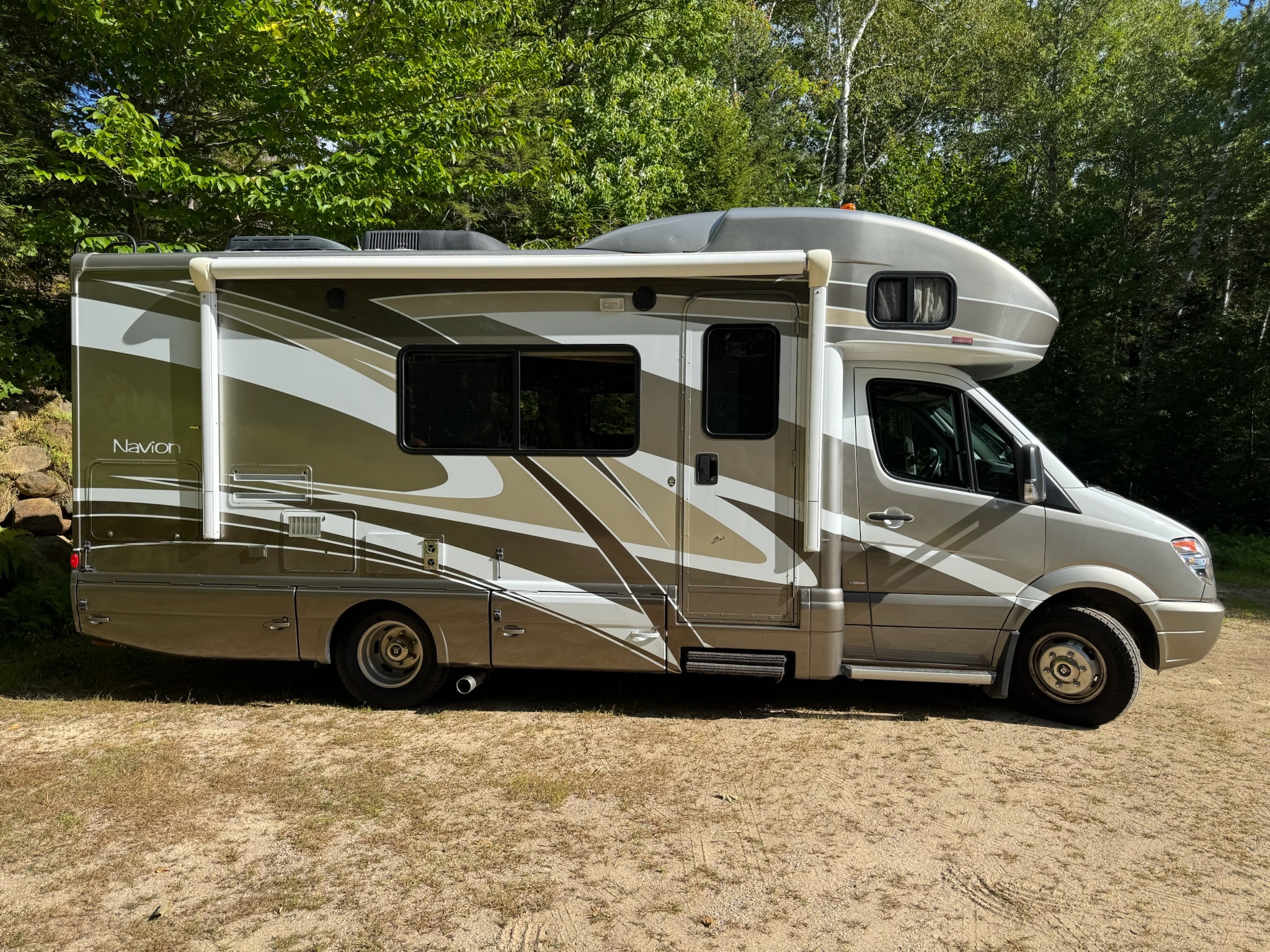 2011 Itasca NAVION 24K in jackson NH