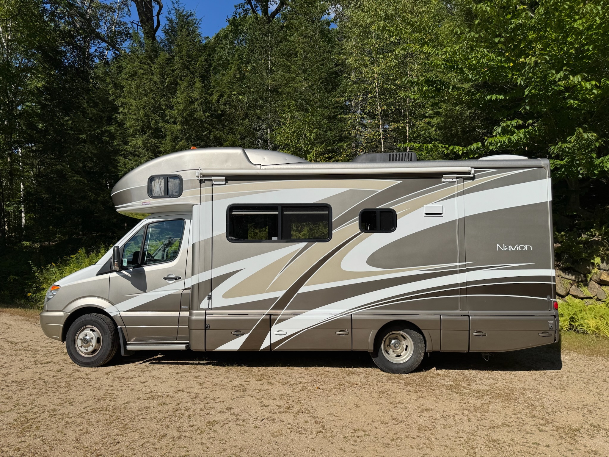 2011 Itasca NAVION 24K RV