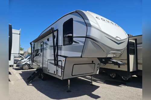 2023 Keystone Rv Cougar Half-Ton 23MLE in paso robles CA