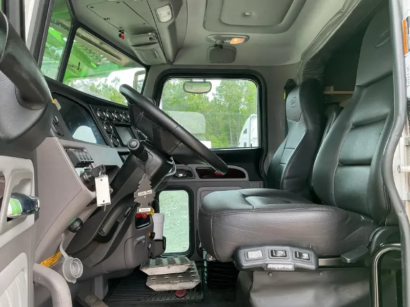 2024 PETERBILT 389