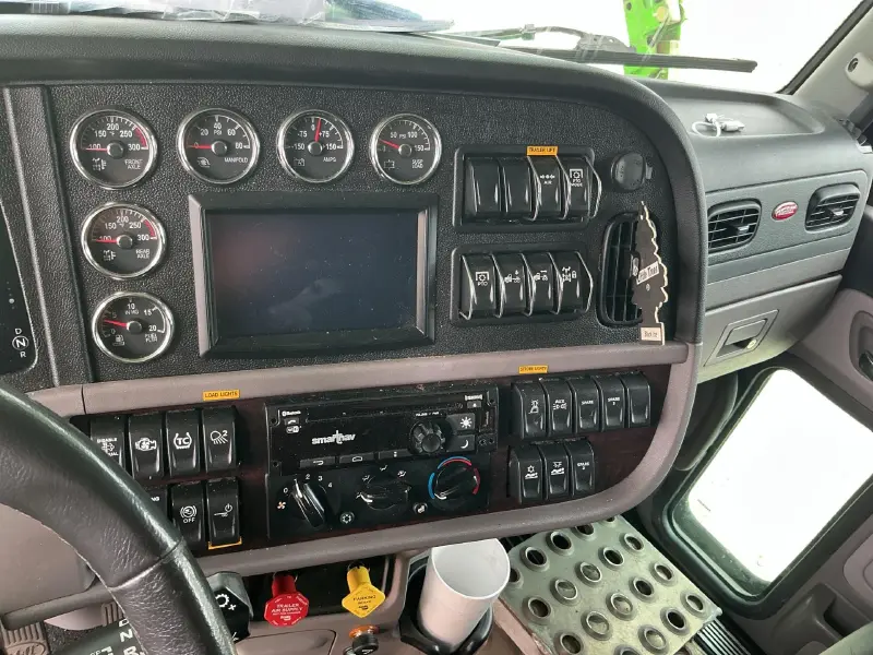 2024 PETERBILT 389