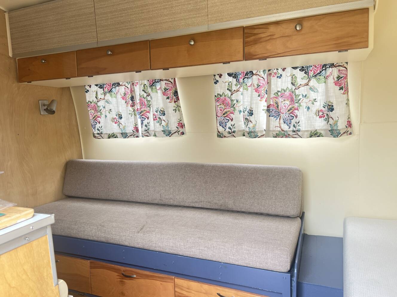 A photo of this 1966 Airstream CARAVEL 17