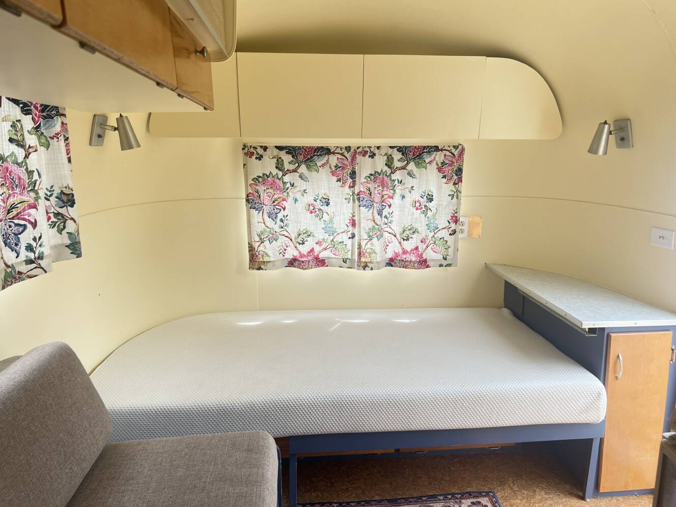 A photo of this 1966 Airstream CARAVEL 17