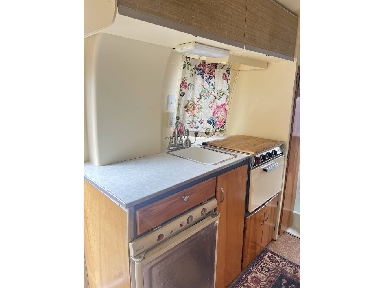 A photo of this 1966 Airstream CARAVEL 17