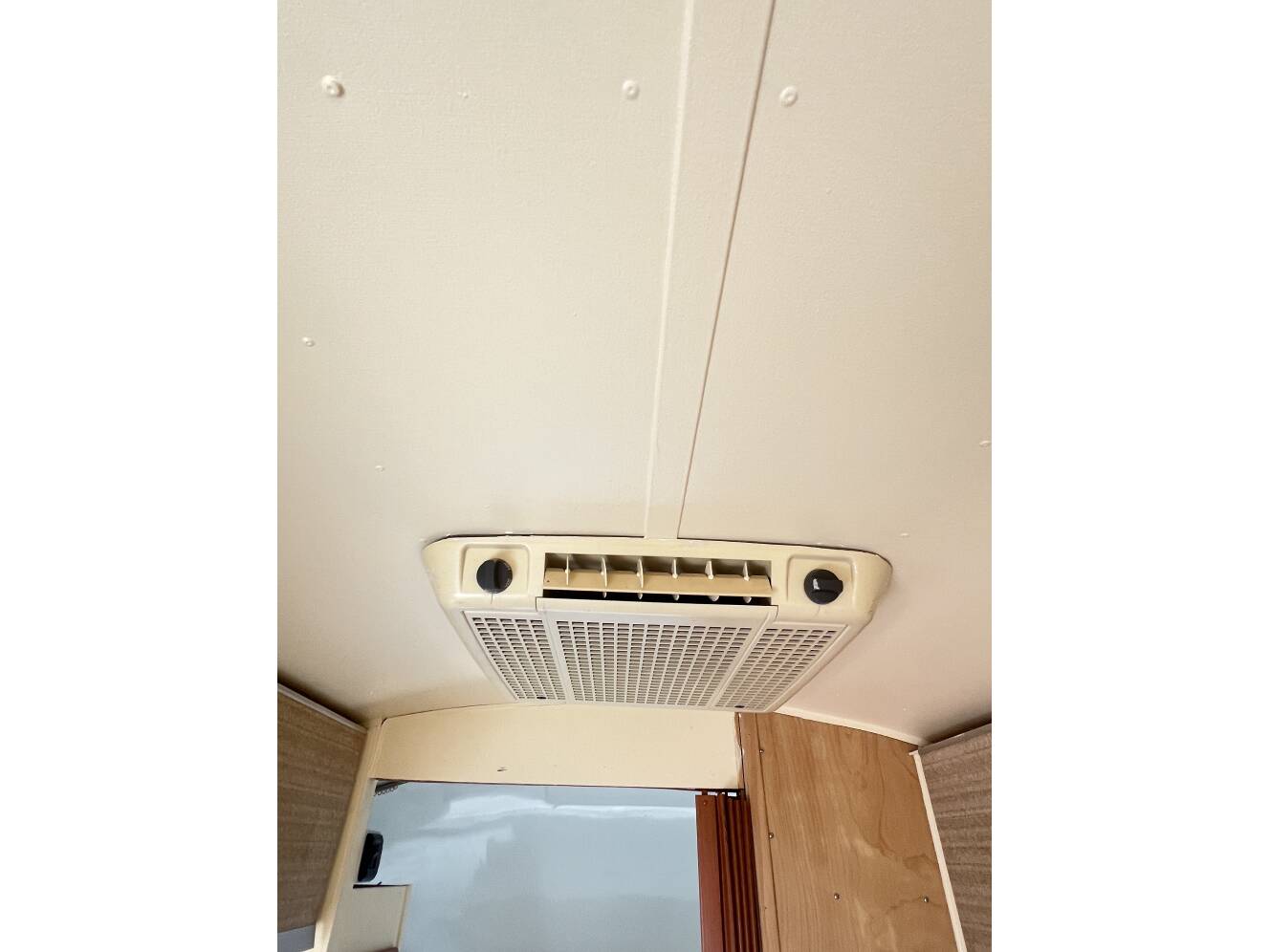 A photo of this 1966 Airstream CARAVEL 17