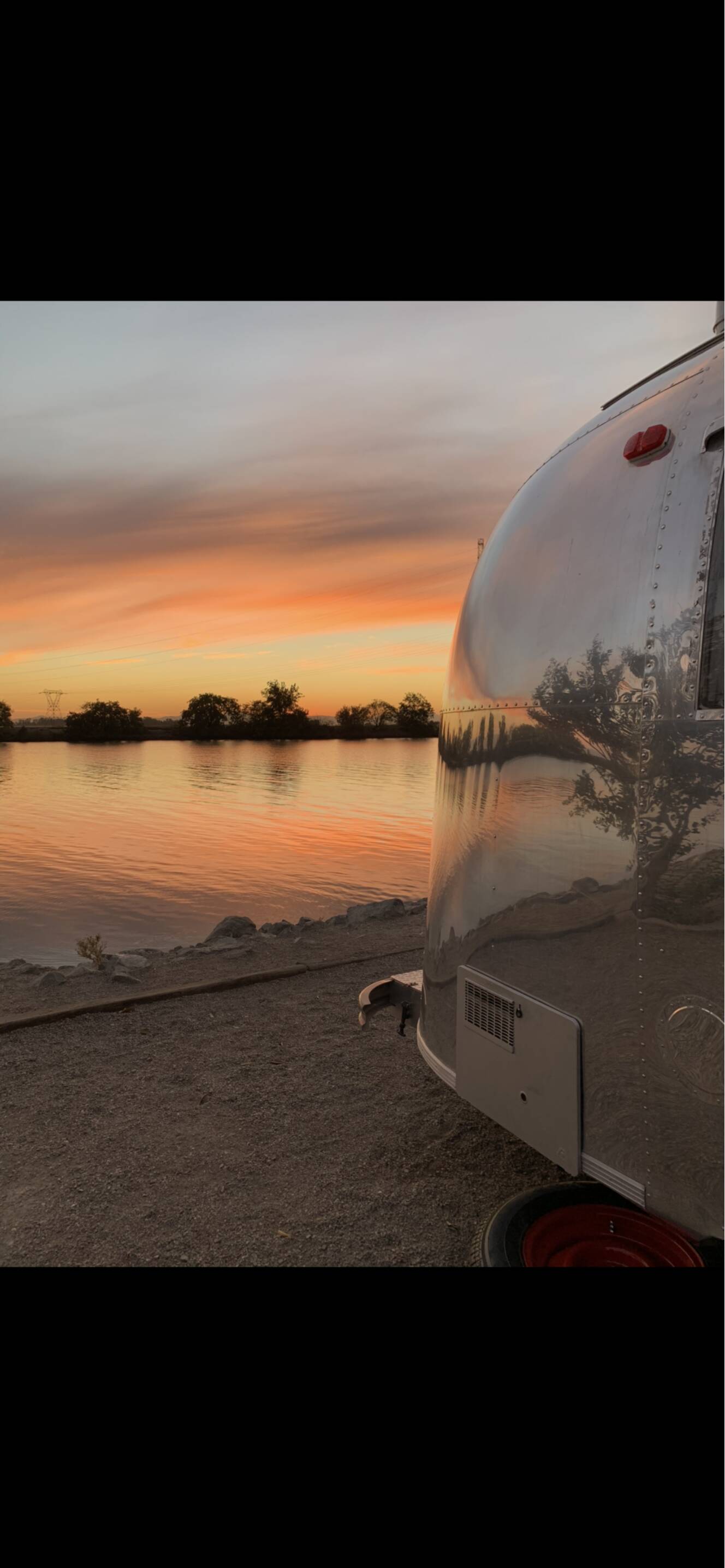A photo of this 1966 Airstream CARAVEL 17