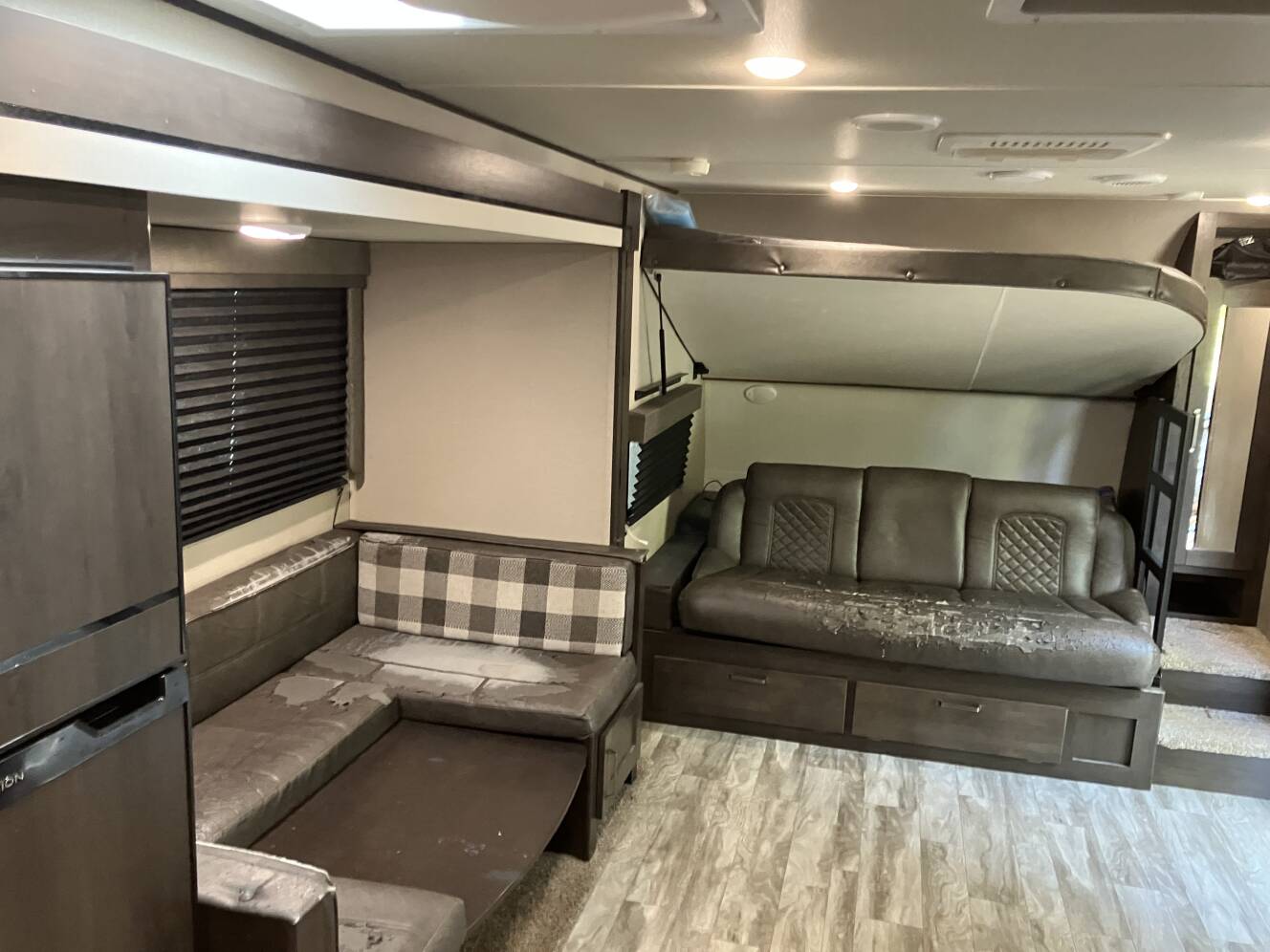 A photo of this 2022 Grand Design TRANSCEND XPLOR 251BH