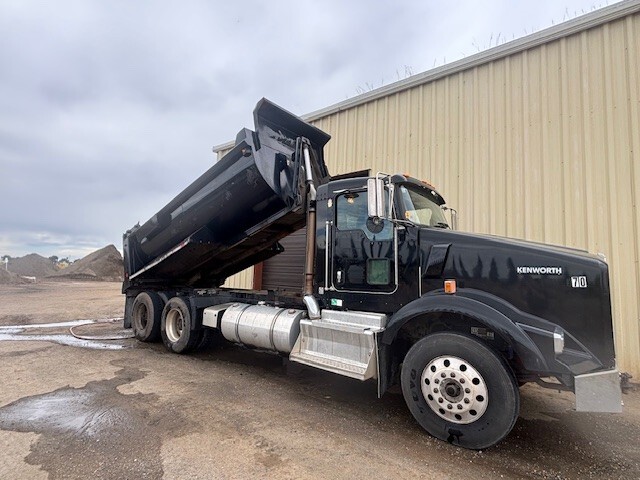 2015 KENWORTH T800 in Citrus Heights, CA