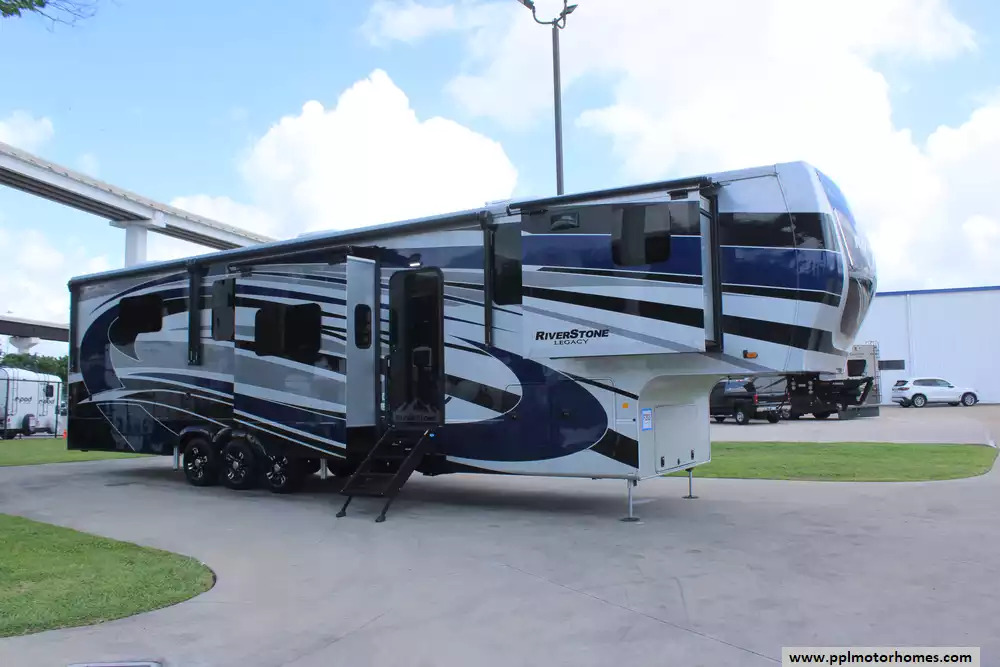 2024 Forest River Riverstone Legacy 42FSKG in houston TX