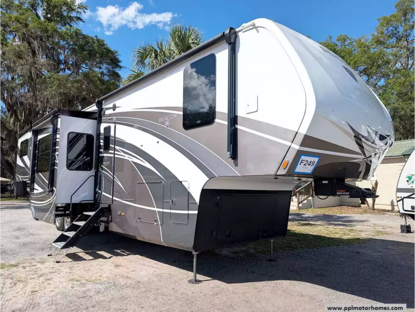 A photo of this 2022 Vanleigh Rv Beacon 42RDB