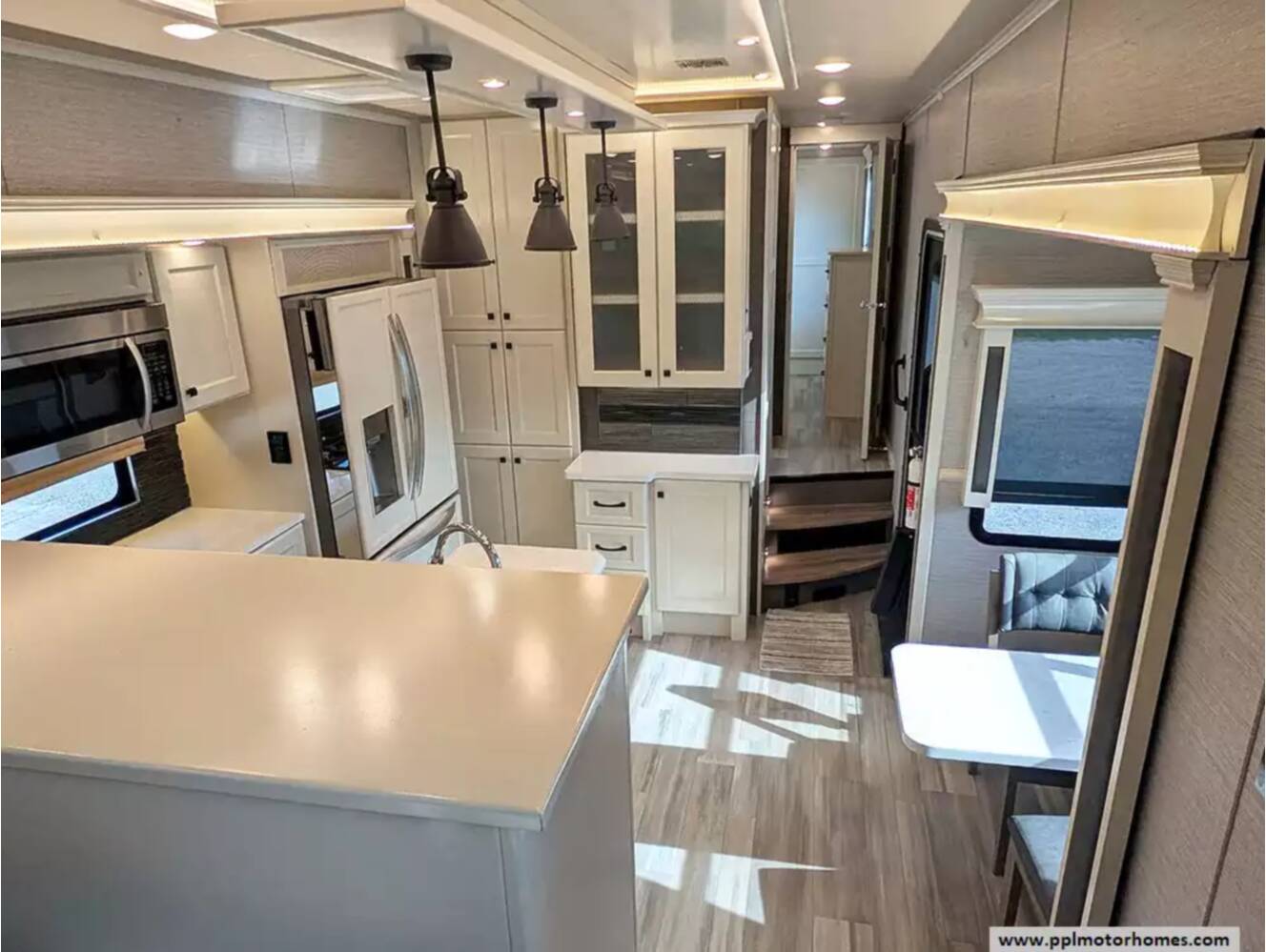 A photo of this 2022 Vanleigh Rv Beacon 42RDB