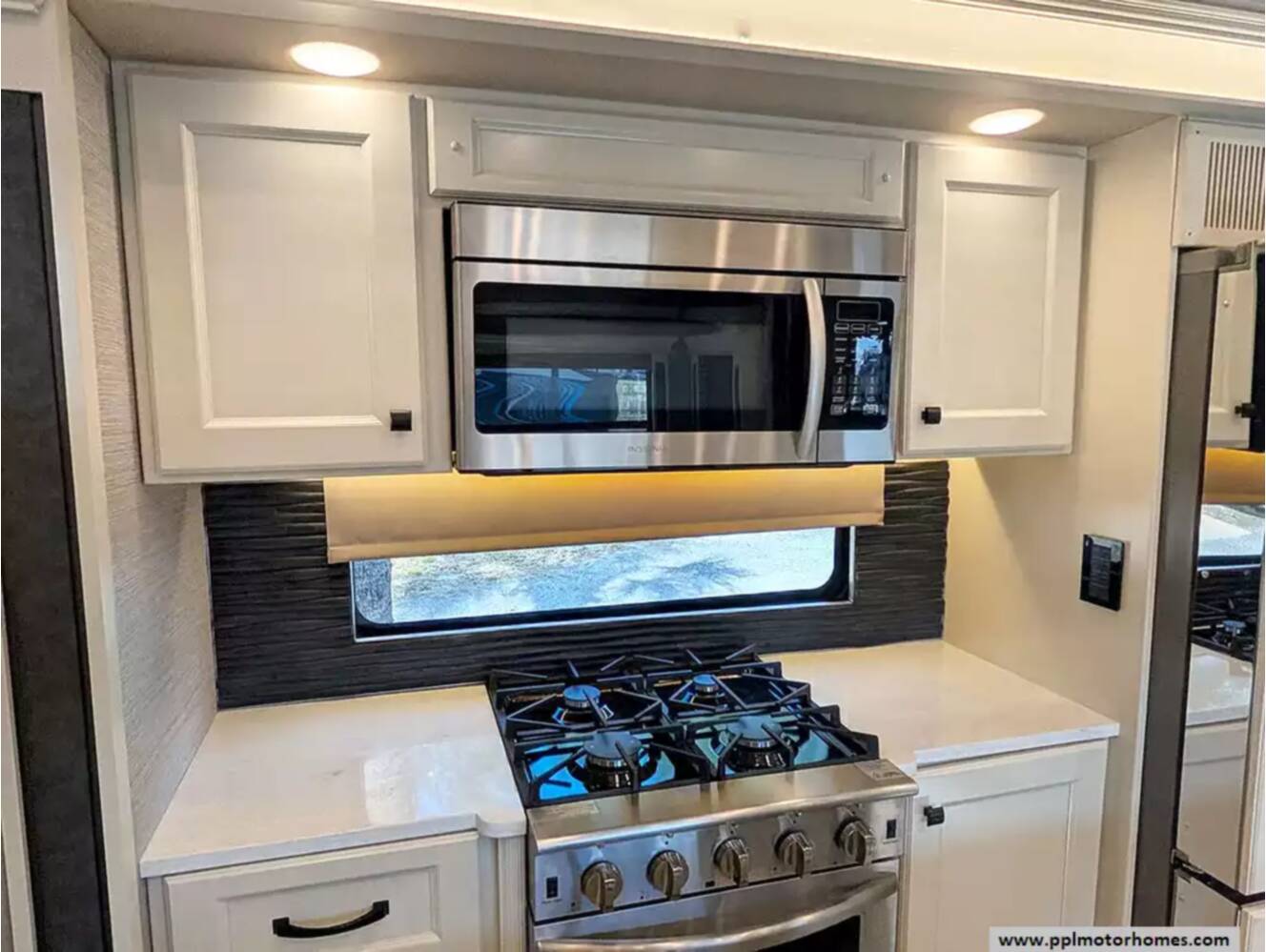 A photo of this 2022 Vanleigh Rv Beacon 42RDB