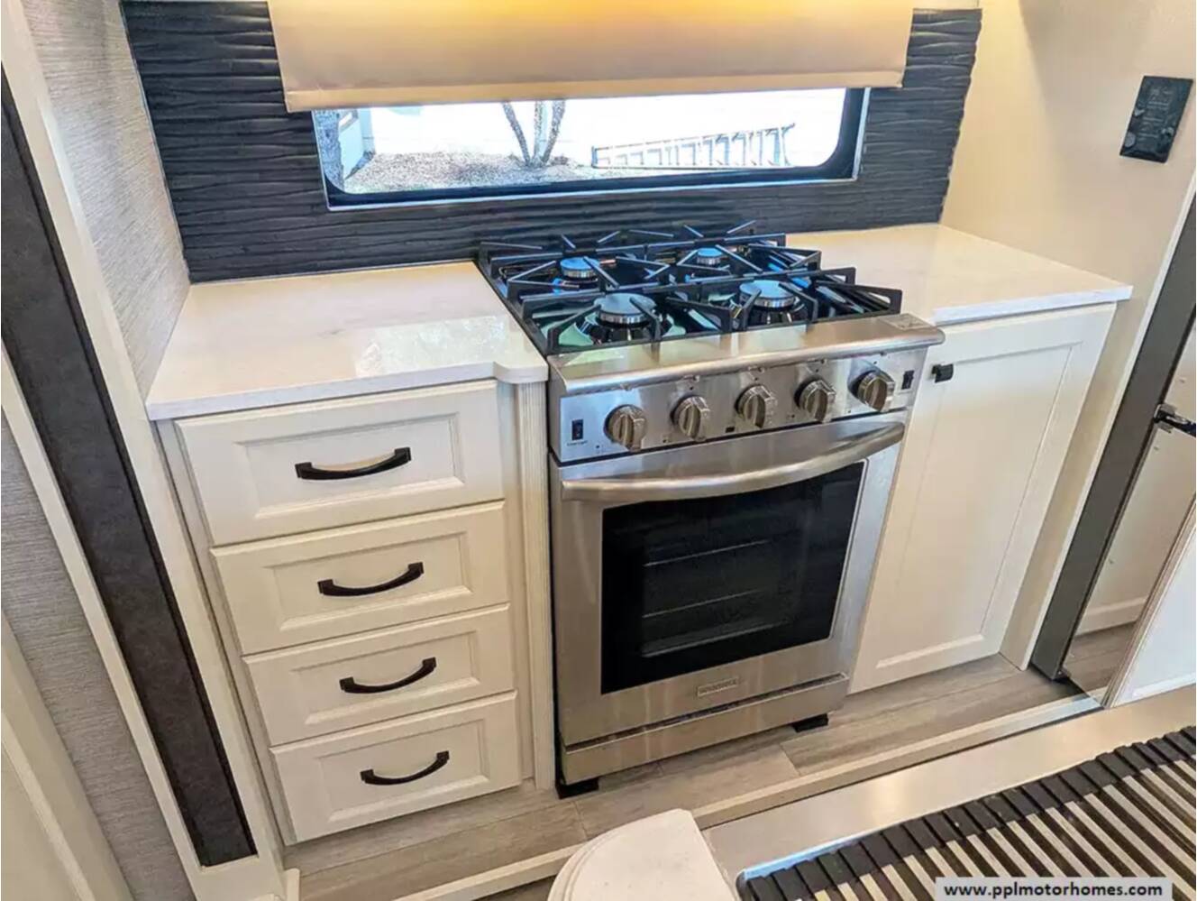 A photo of this 2022 Vanleigh Rv Beacon 42RDB