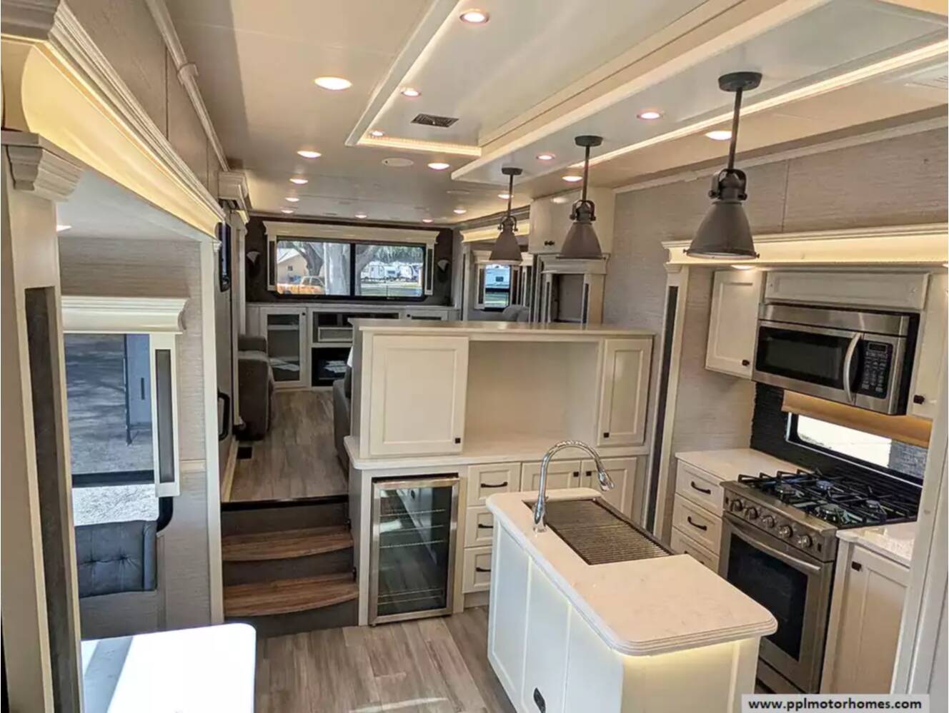A photo of this 2022 Vanleigh Rv Beacon 42RDB