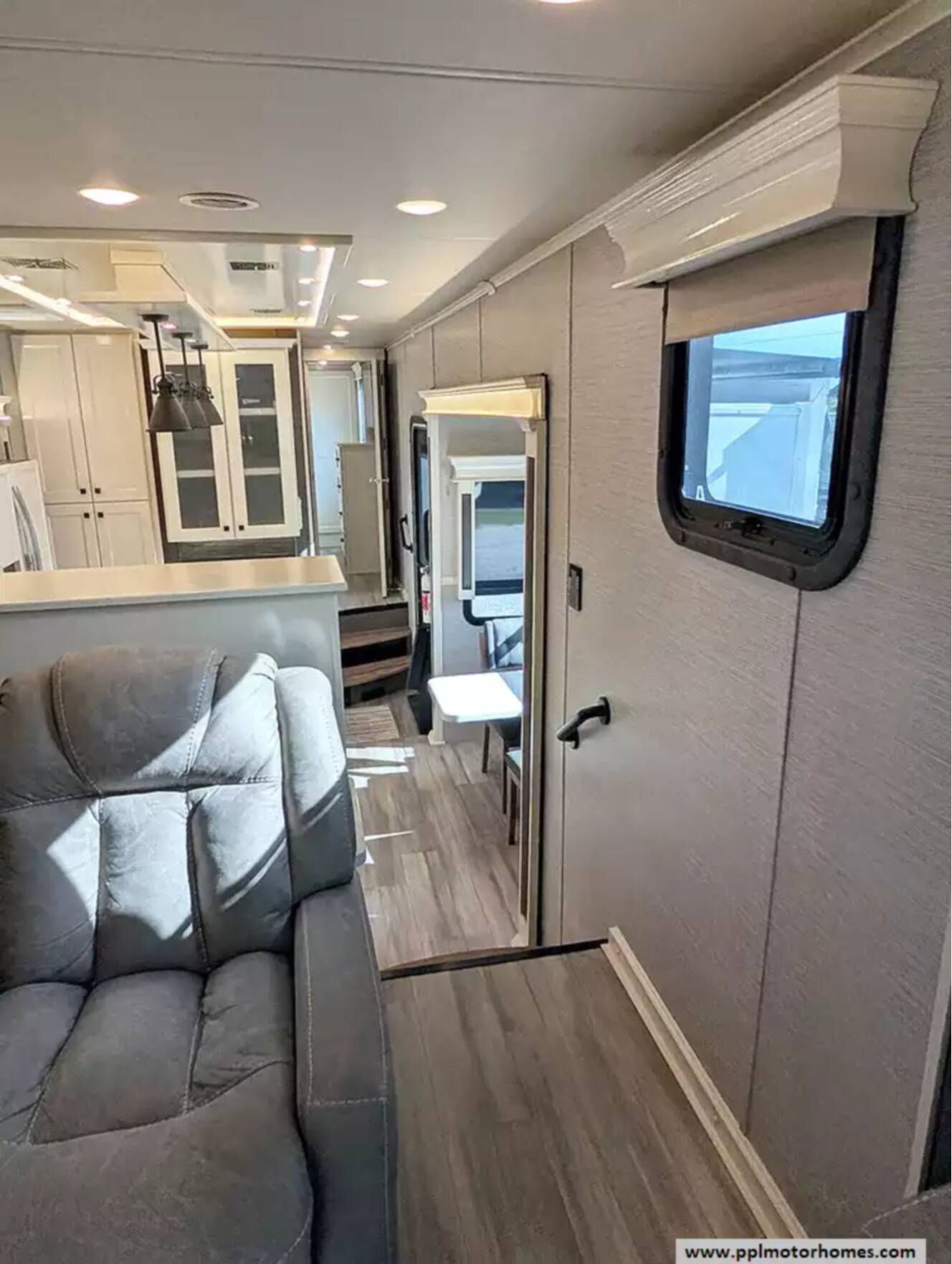 A photo of this 2022 Vanleigh Rv Beacon 42RDB